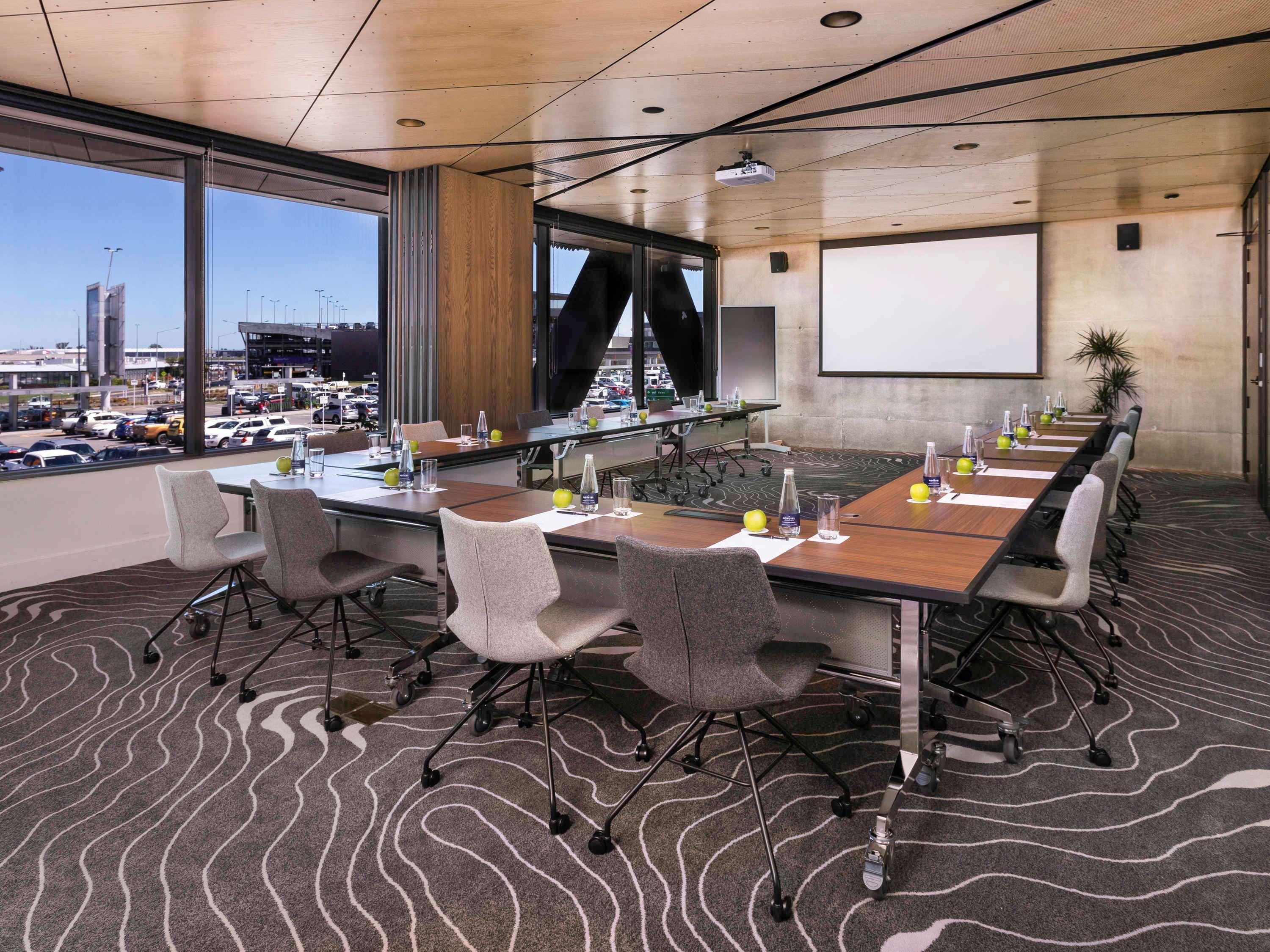 Novotel Christchurch Airport Экстерьер фото