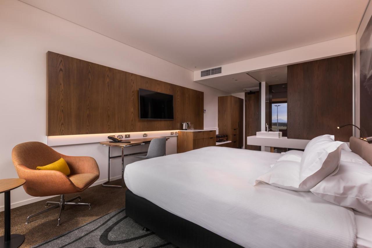 Novotel Christchurch Airport Экстерьер фото